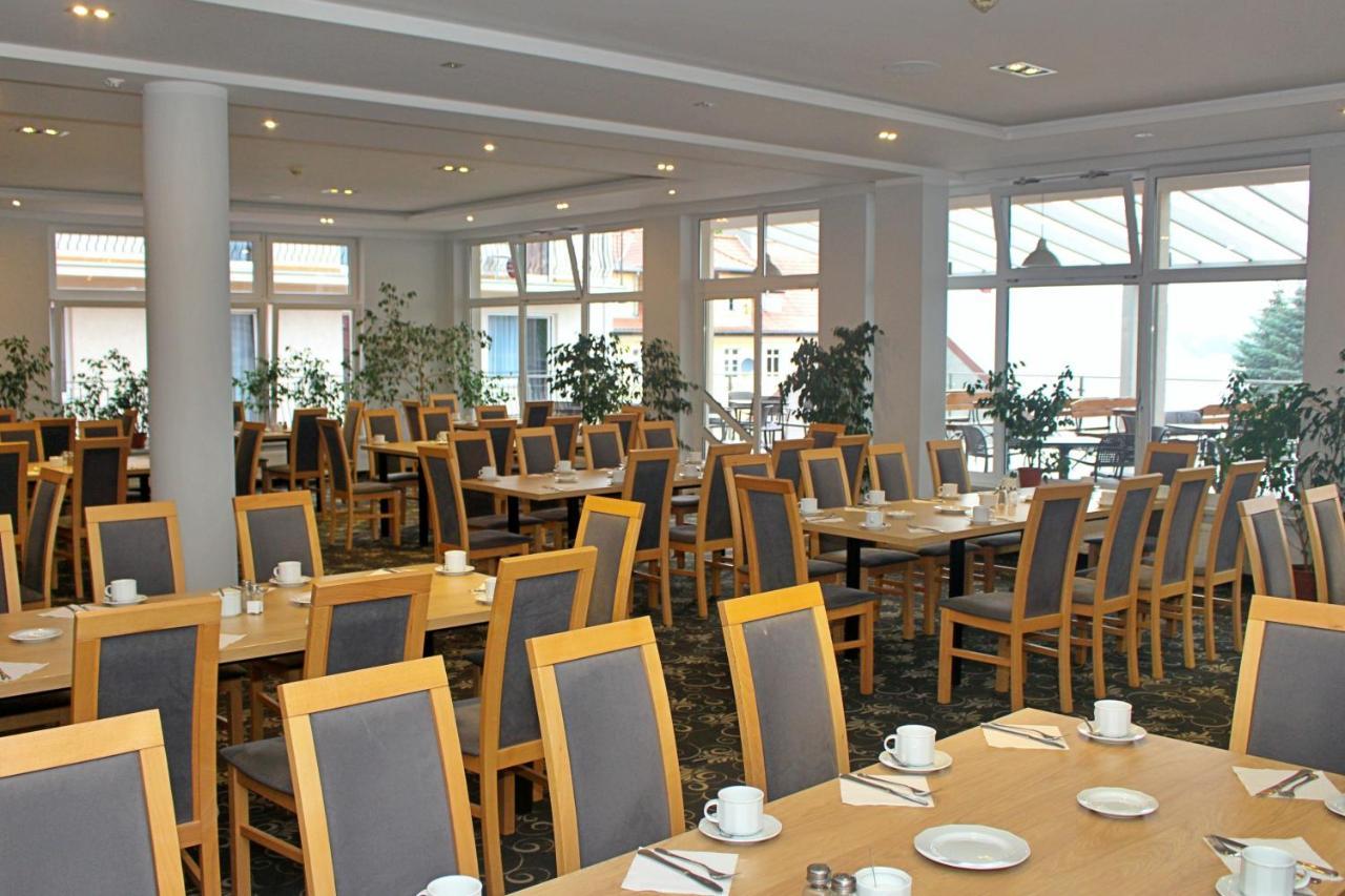 Hotel Huszcza Mragowo Bagian luar foto