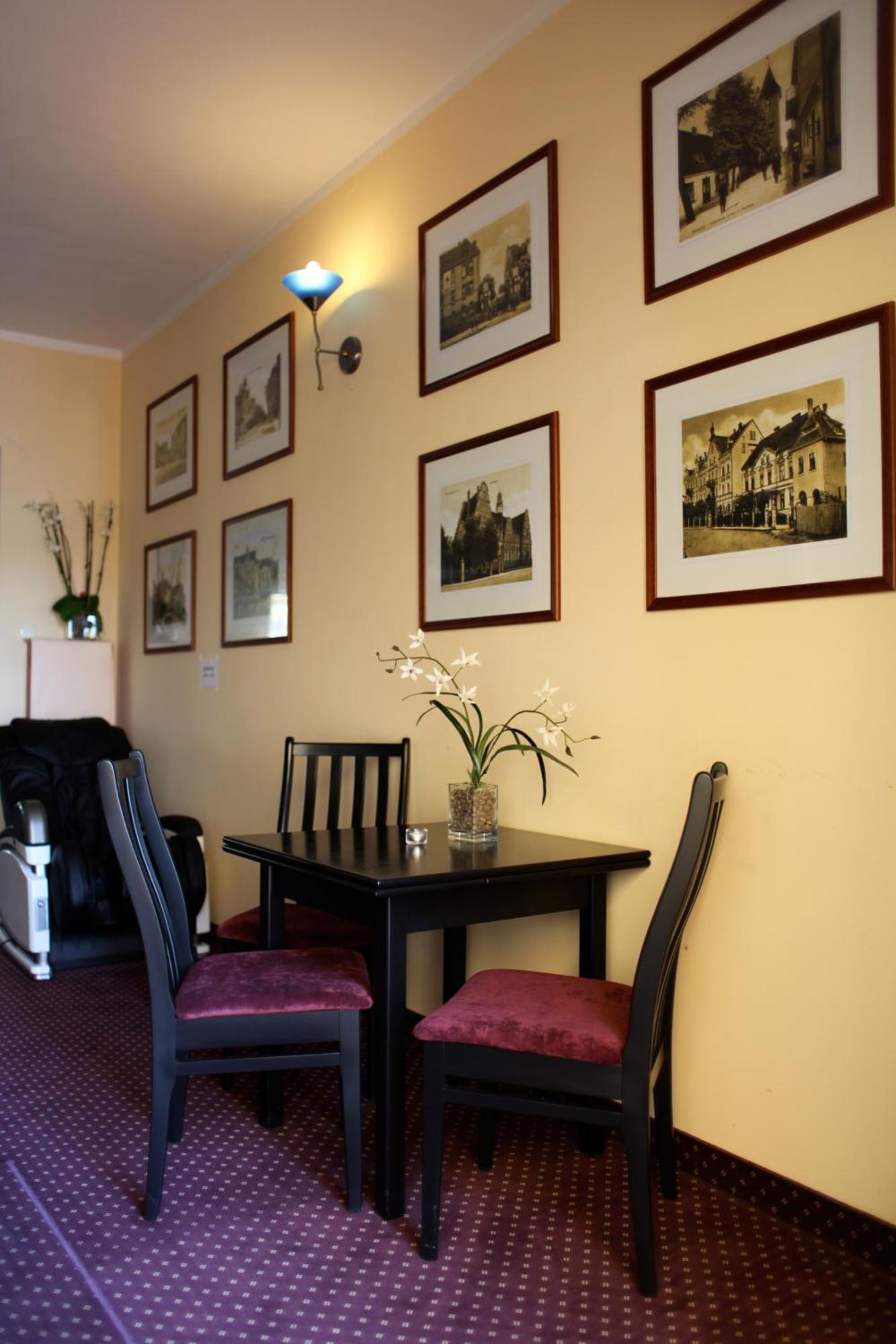 Hotel Huszcza Mragowo Bagian luar foto