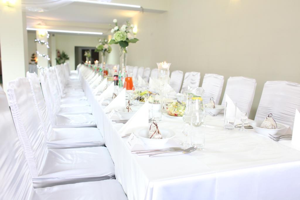 Hotel Huszcza Mragowo Bagian luar foto