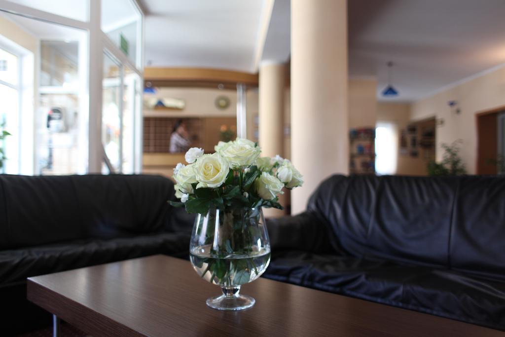 Hotel Huszcza Mragowo Bagian luar foto