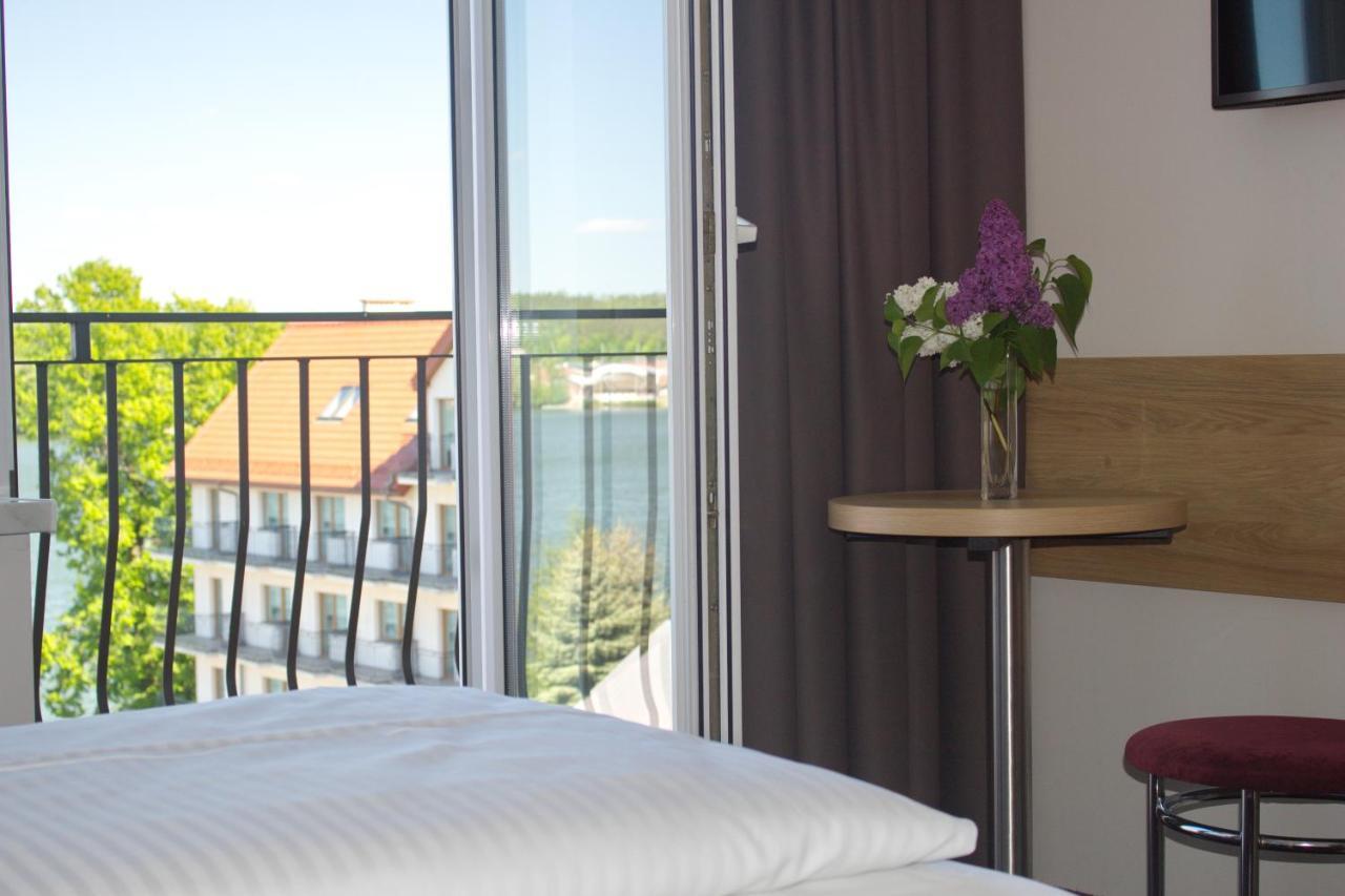 Hotel Huszcza Mragowo Bagian luar foto